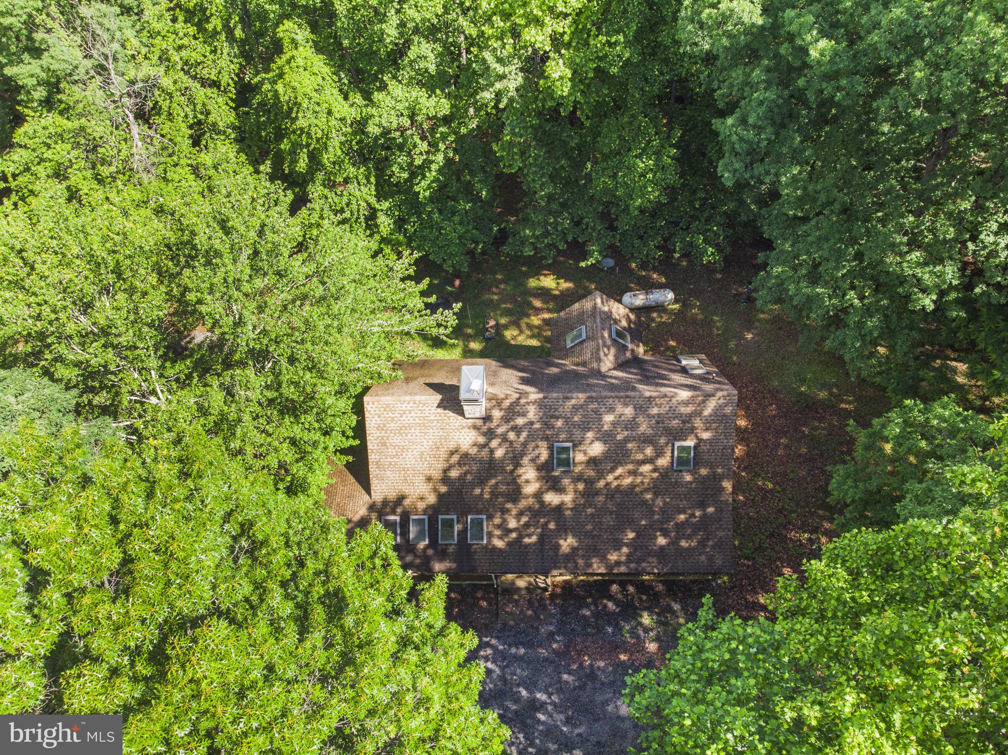 98 Hideaway Ln