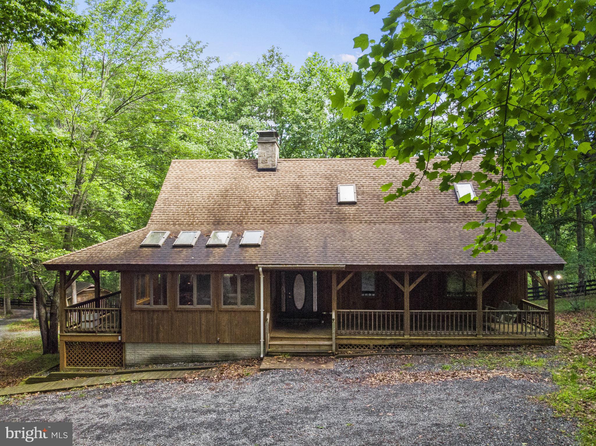 98 Hideaway Ln
