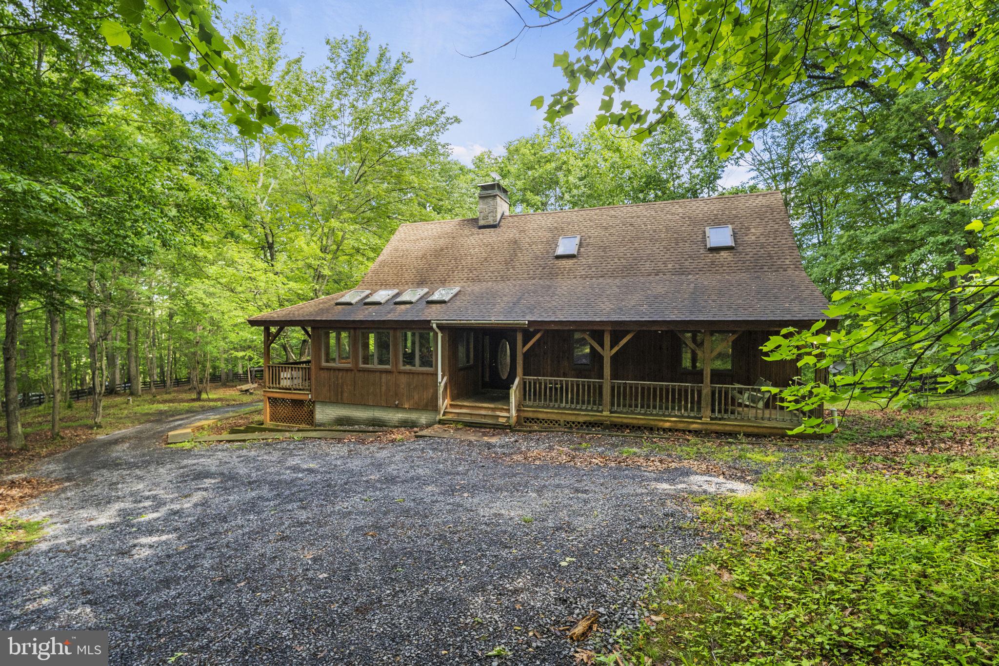 98 Hideaway Ln