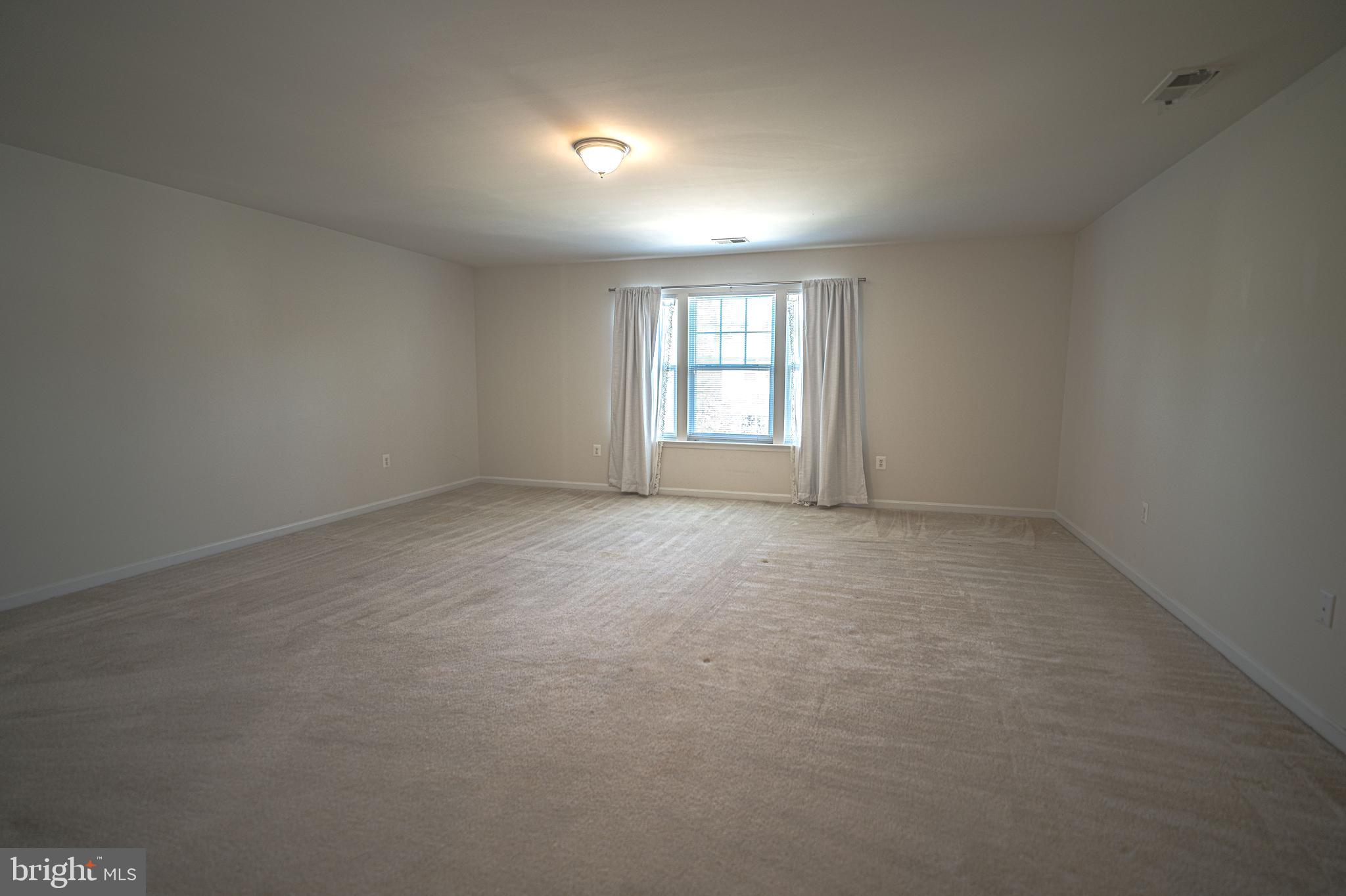 121 Roseville Ct
