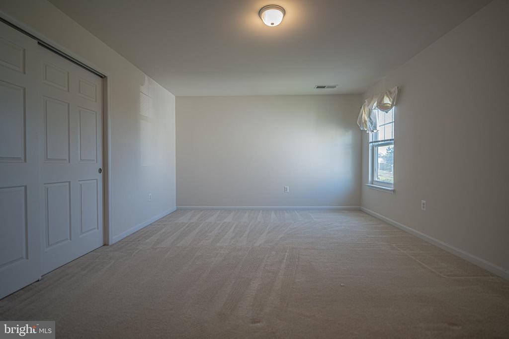 121 Roseville Ct