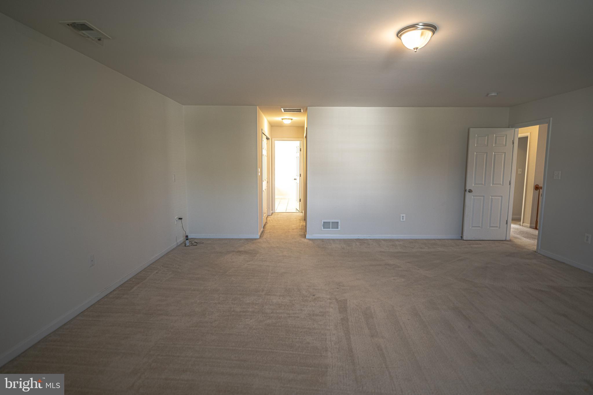 121 Roseville Ct