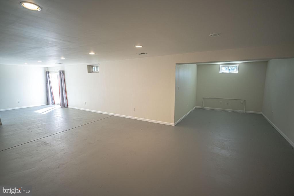 121 Roseville Ct