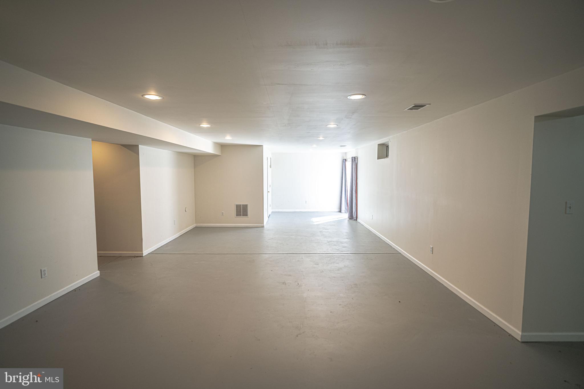 121 Roseville Ct