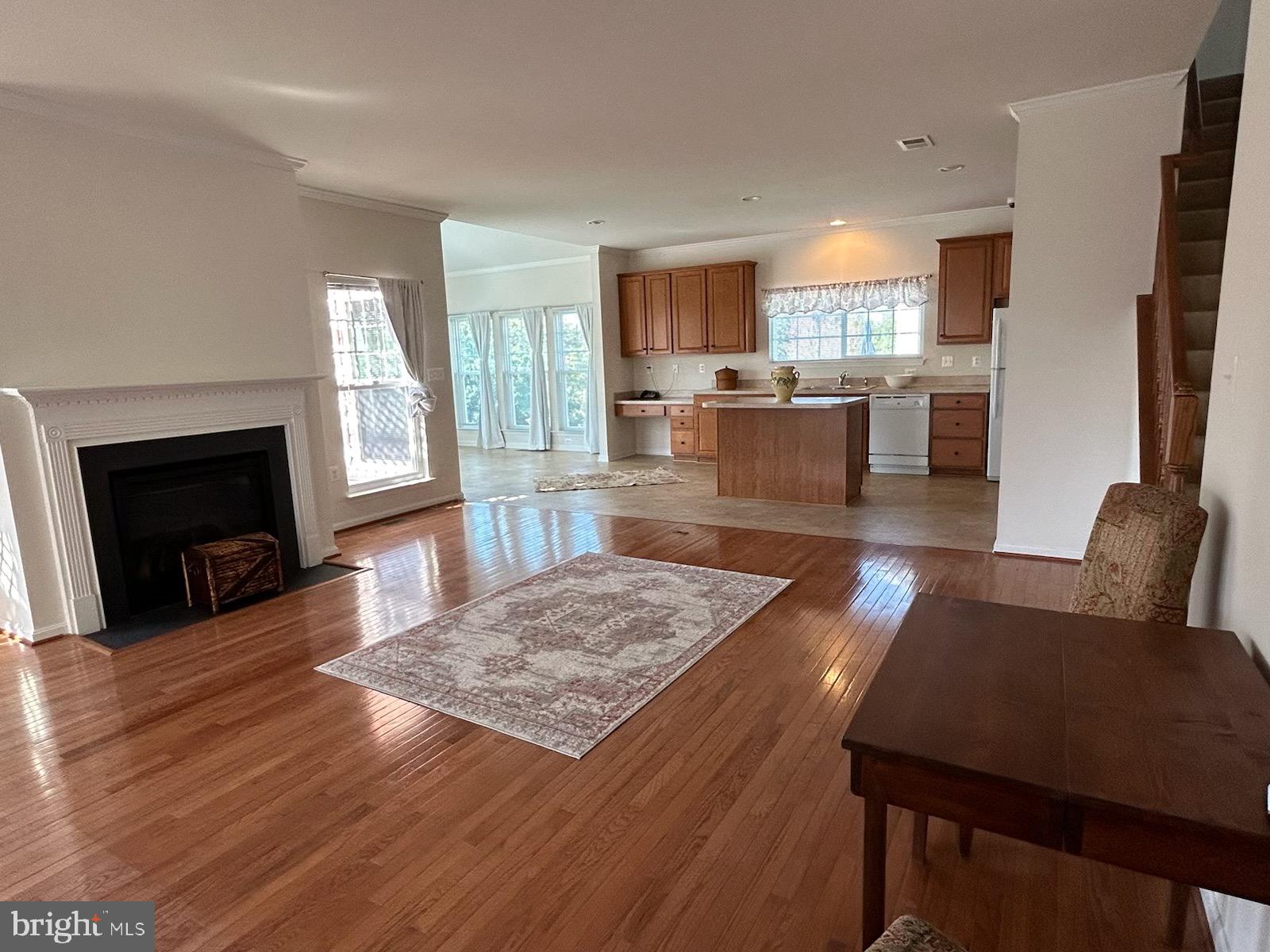121 Roseville Ct
