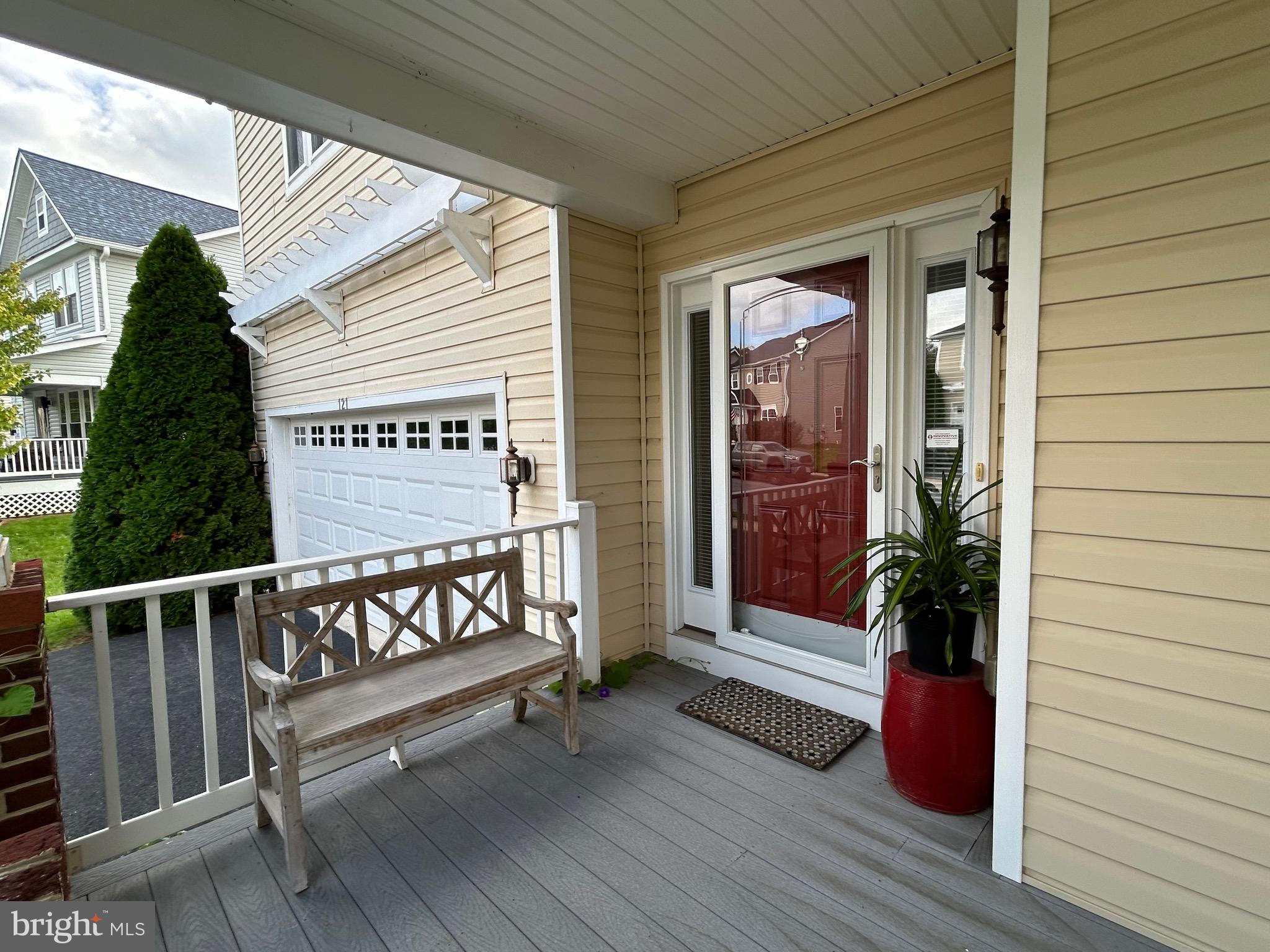 121 Roseville Ct