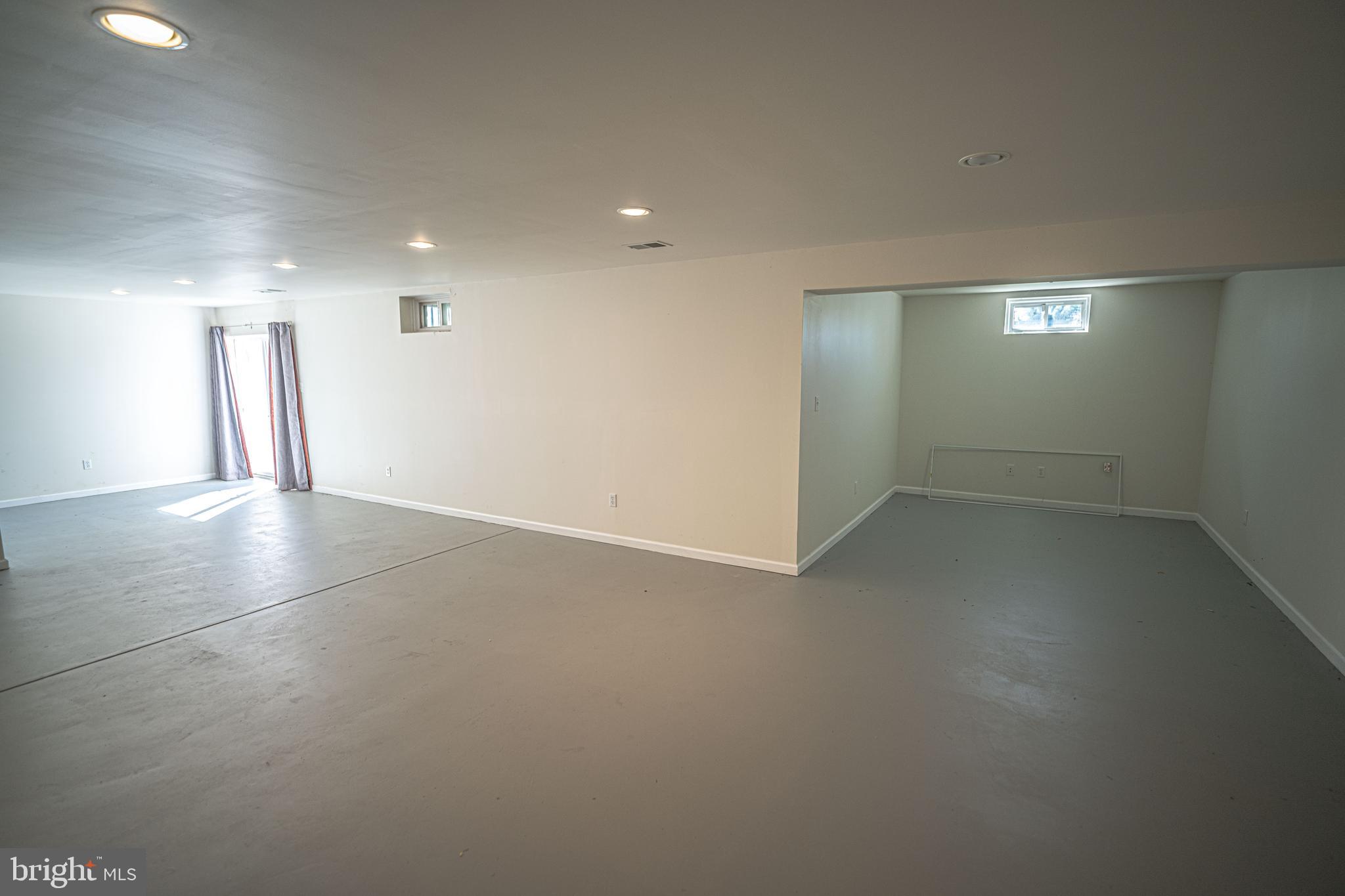 121 Roseville Ct