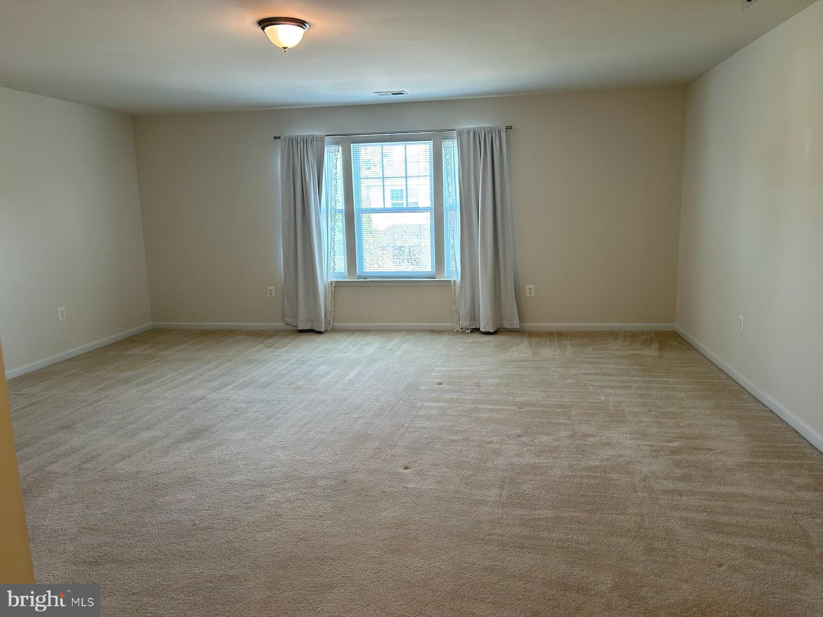 121 Roseville Ct