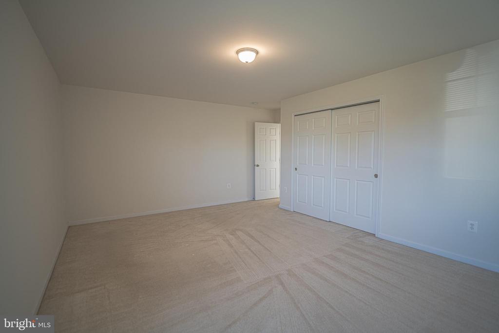 121 Roseville Ct