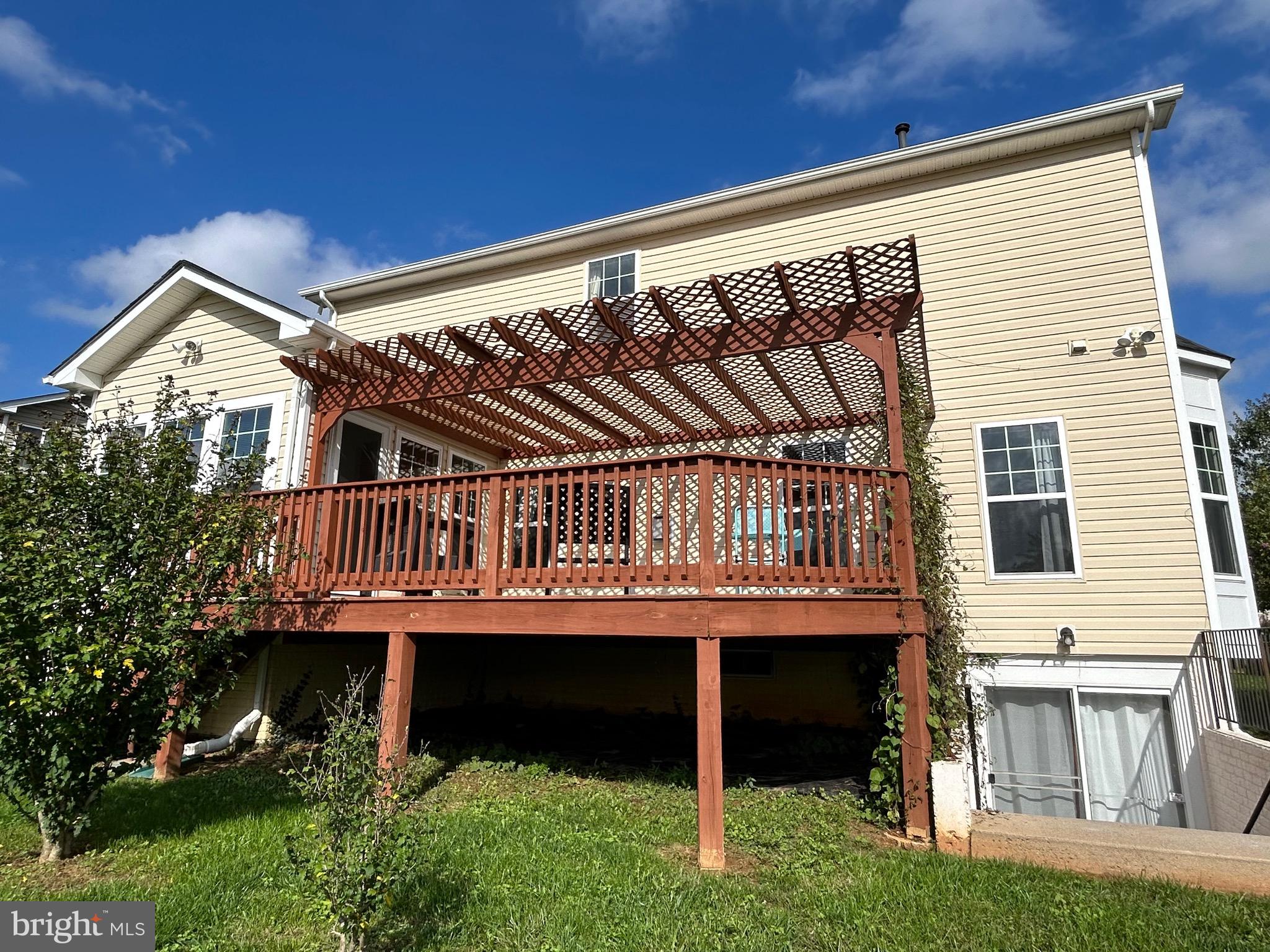 121 Roseville Ct