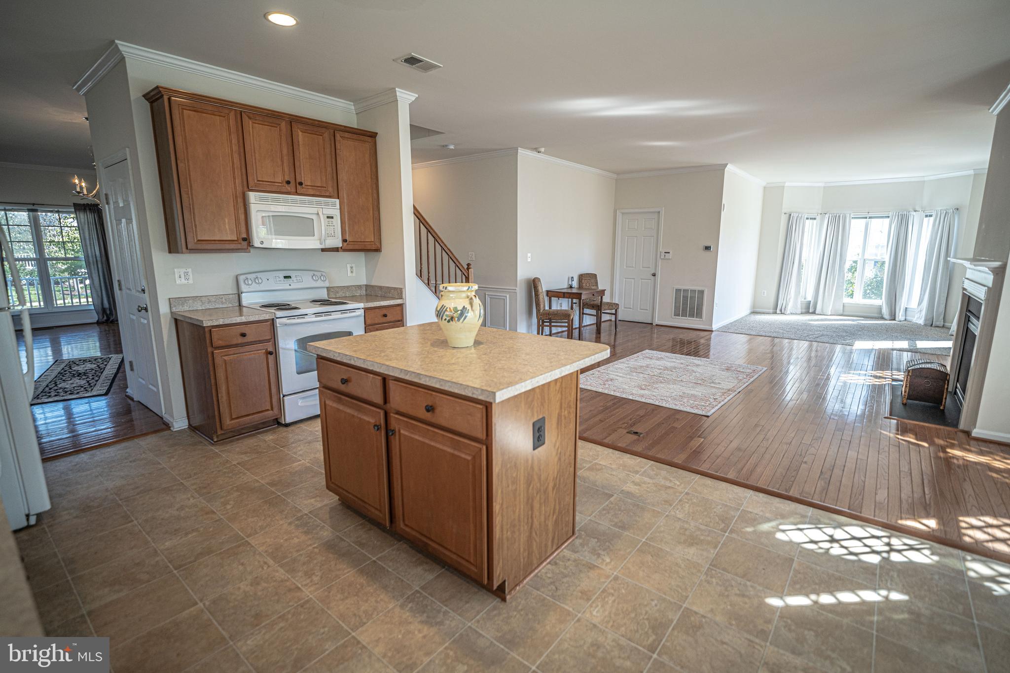121 Roseville Ct