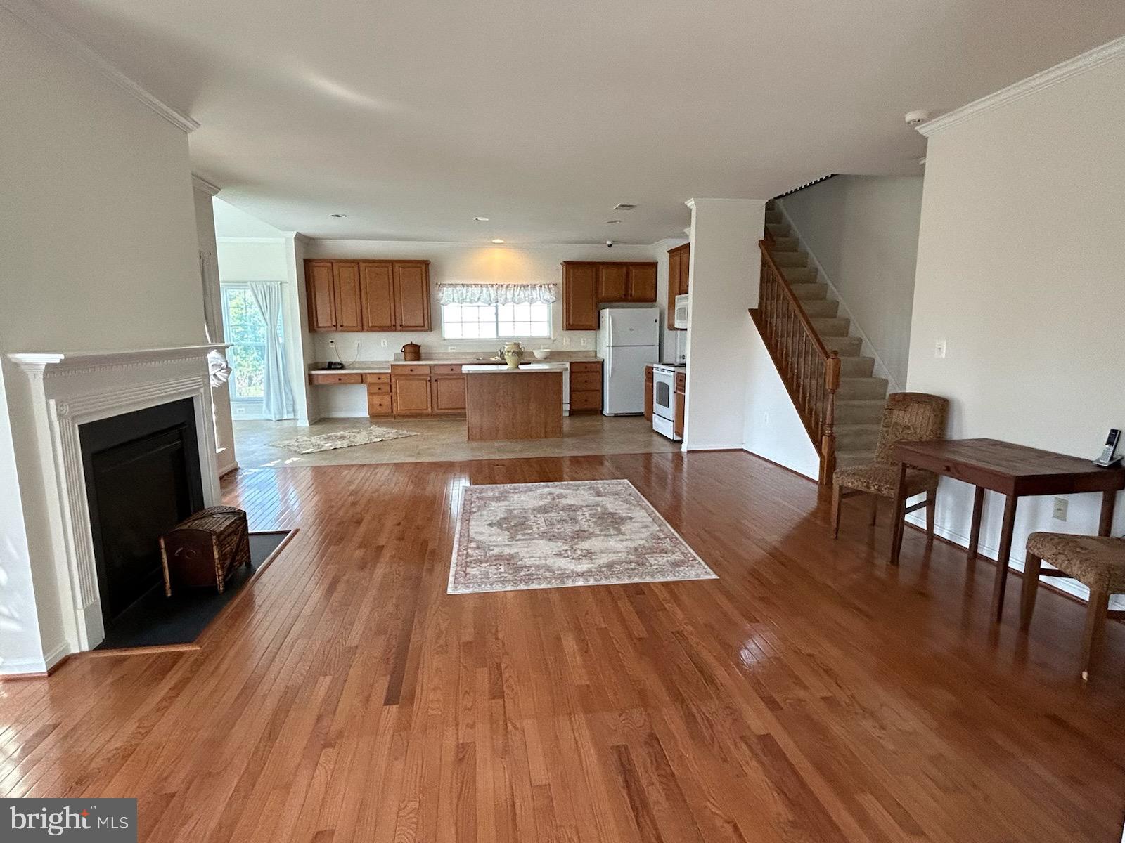 121 Roseville Ct
