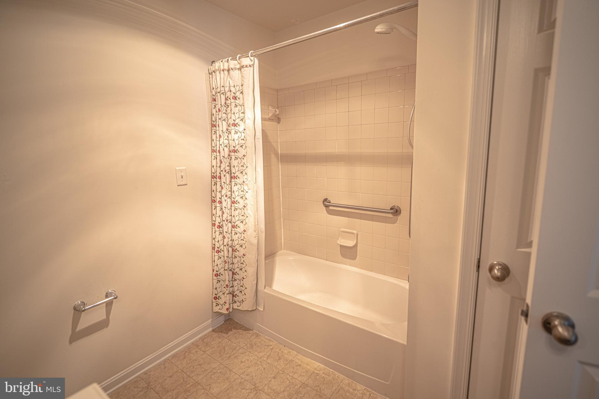 121 Roseville Ct
