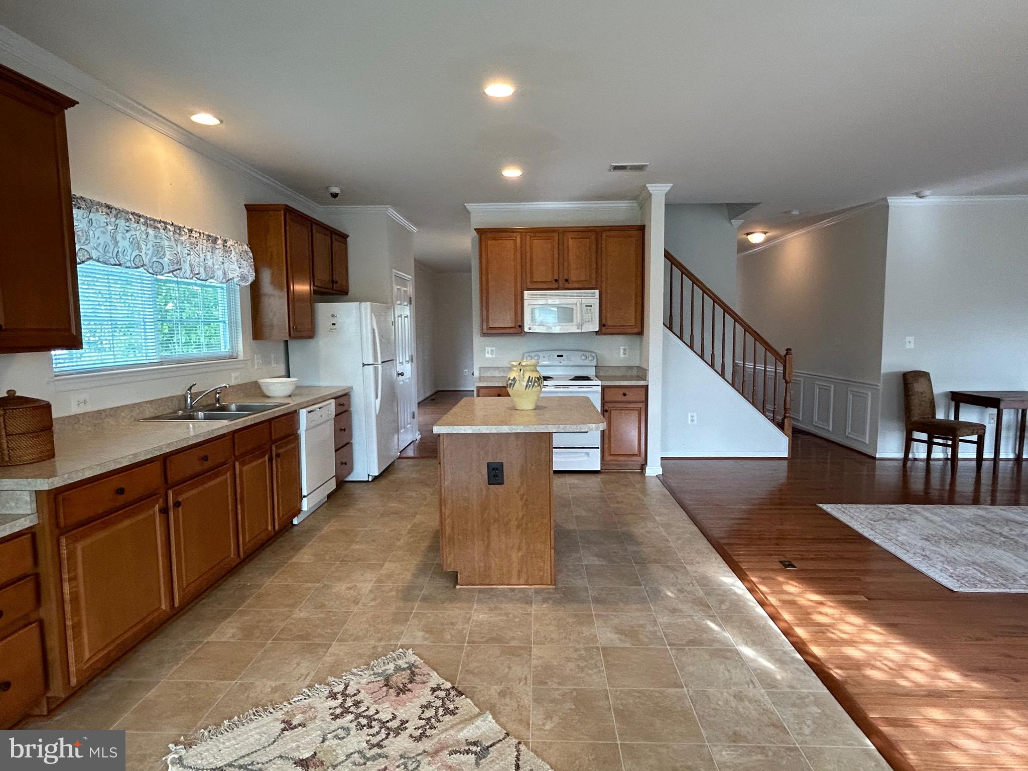 121 Roseville Ct