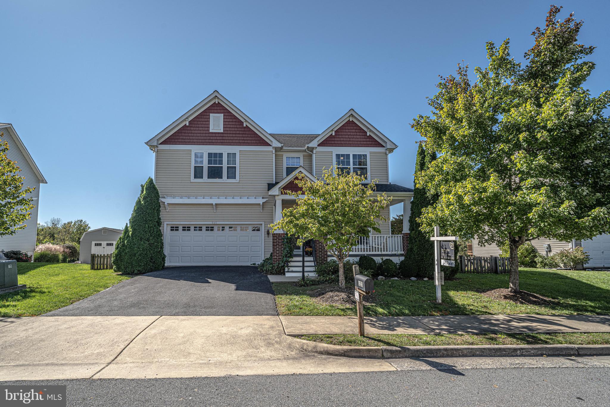 121 Roseville Ct