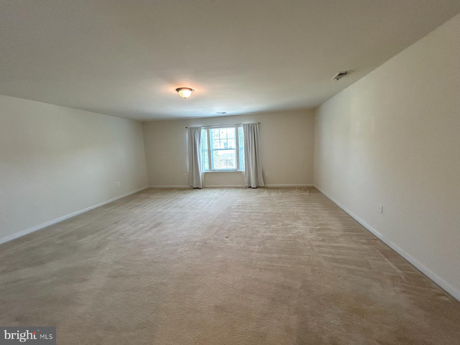 121 Roseville Ct