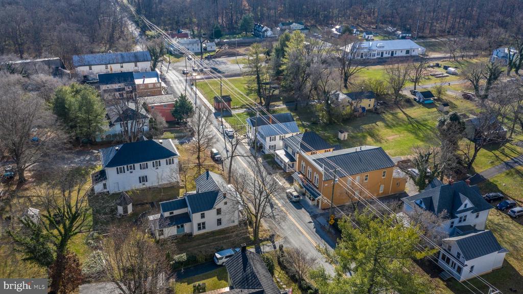 121 Roseville Ct