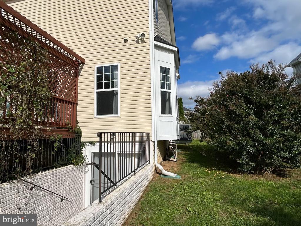 121 Roseville Ct