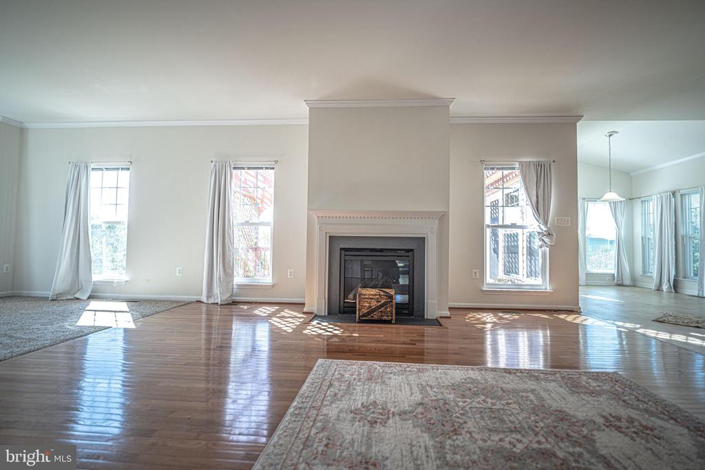 121 Roseville Ct