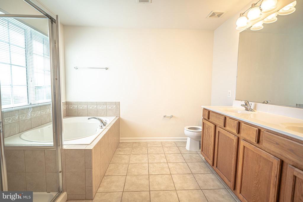 121 Roseville Ct