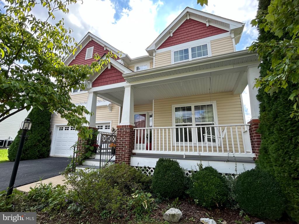121 Roseville Ct