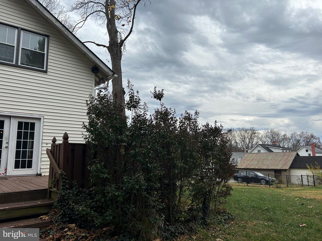 18 Greenway Ave S