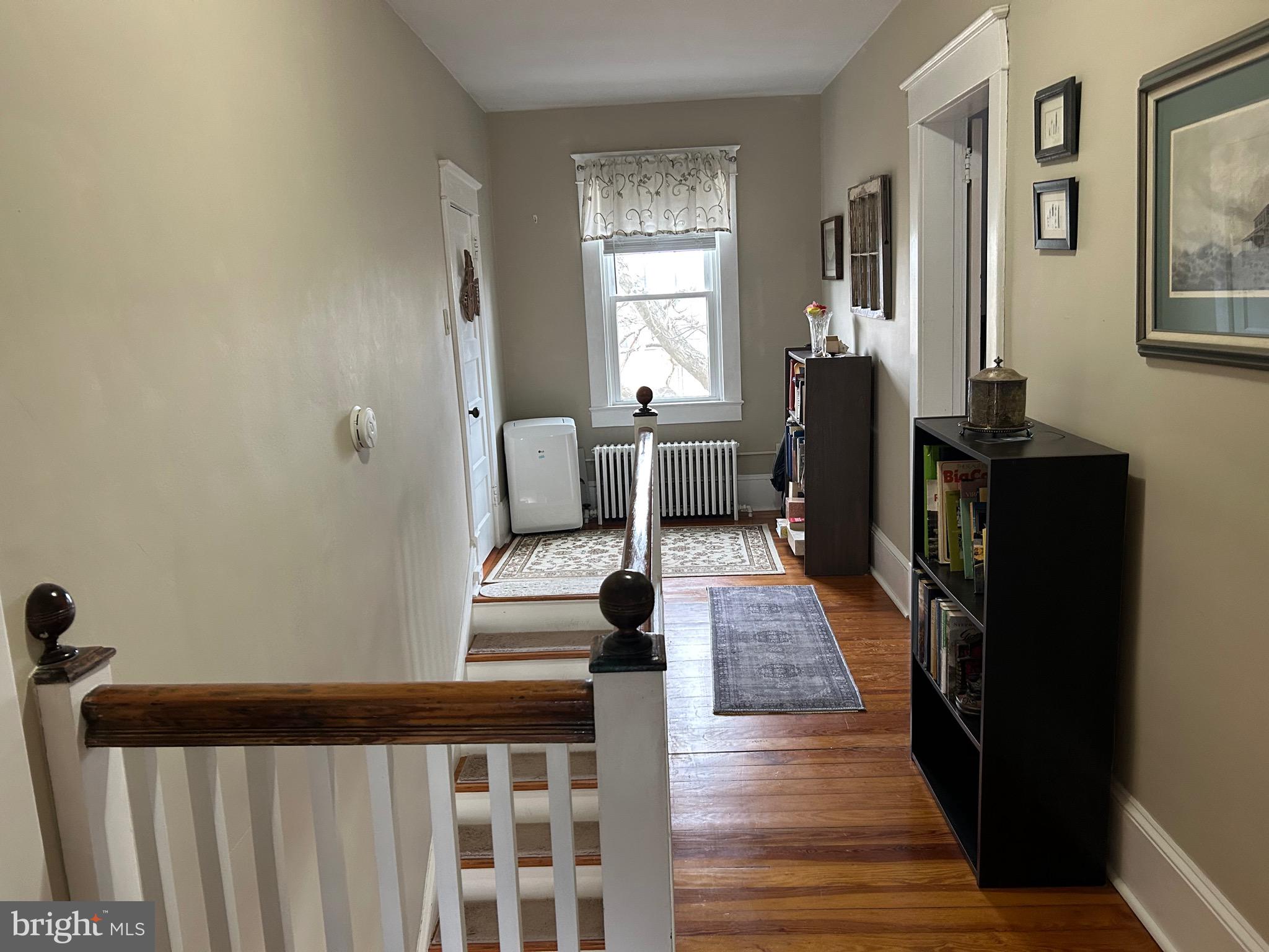 18 Greenway Ave S