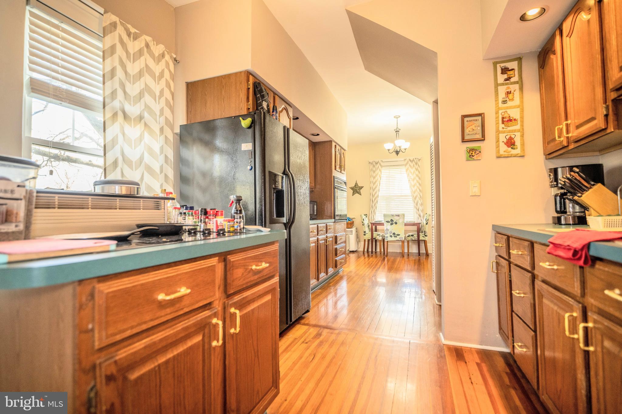 18 Greenway Ave S