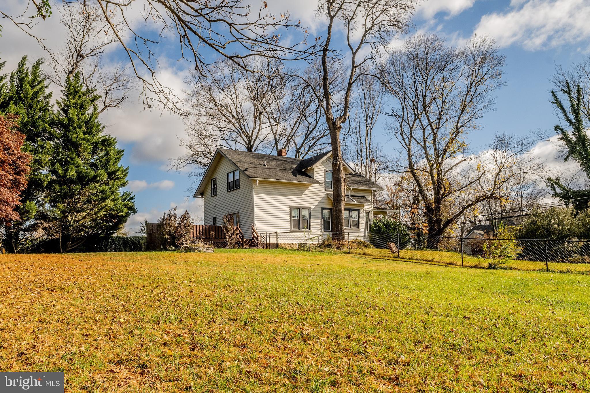 18 Greenway Ave S