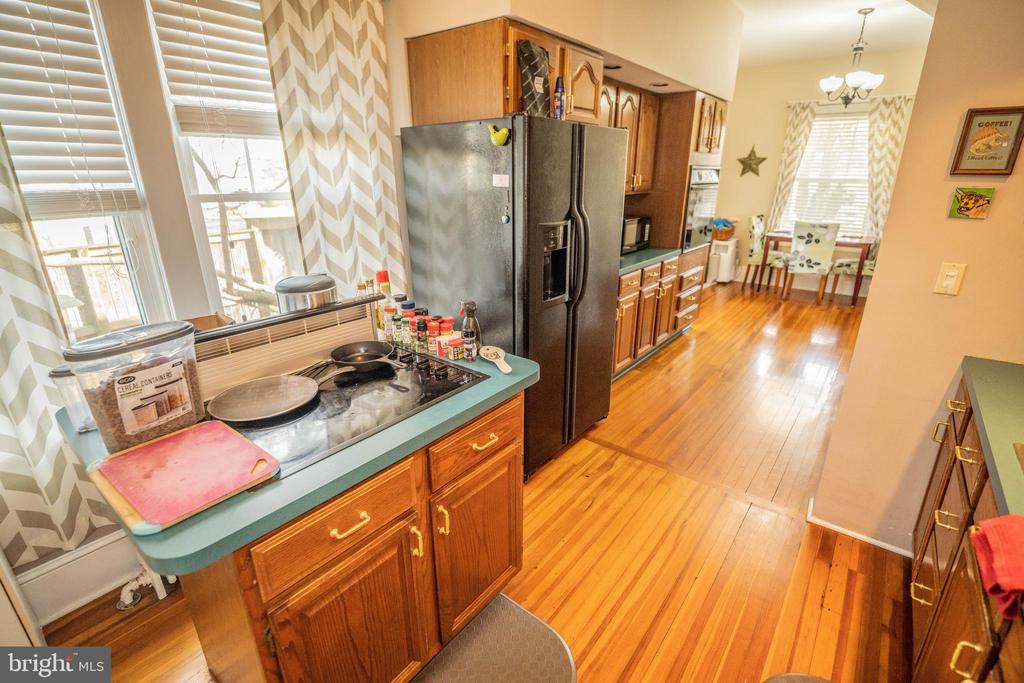 18 Greenway Ave S