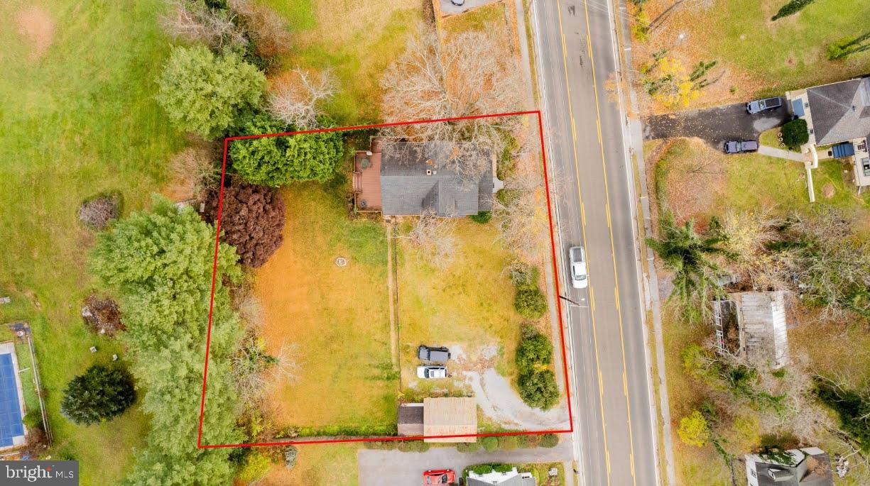 18 Greenway Ave S