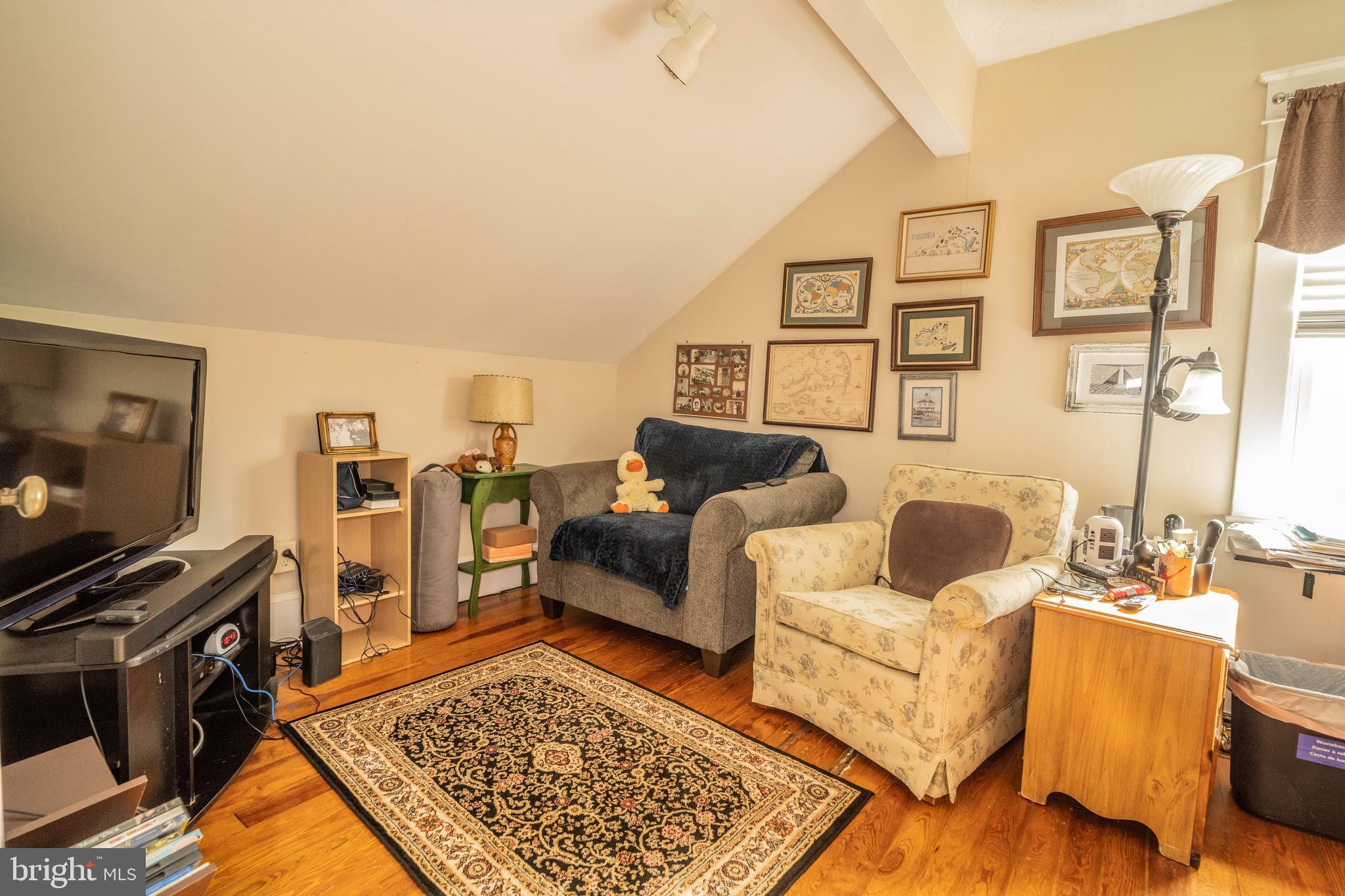 18 Greenway Ave S