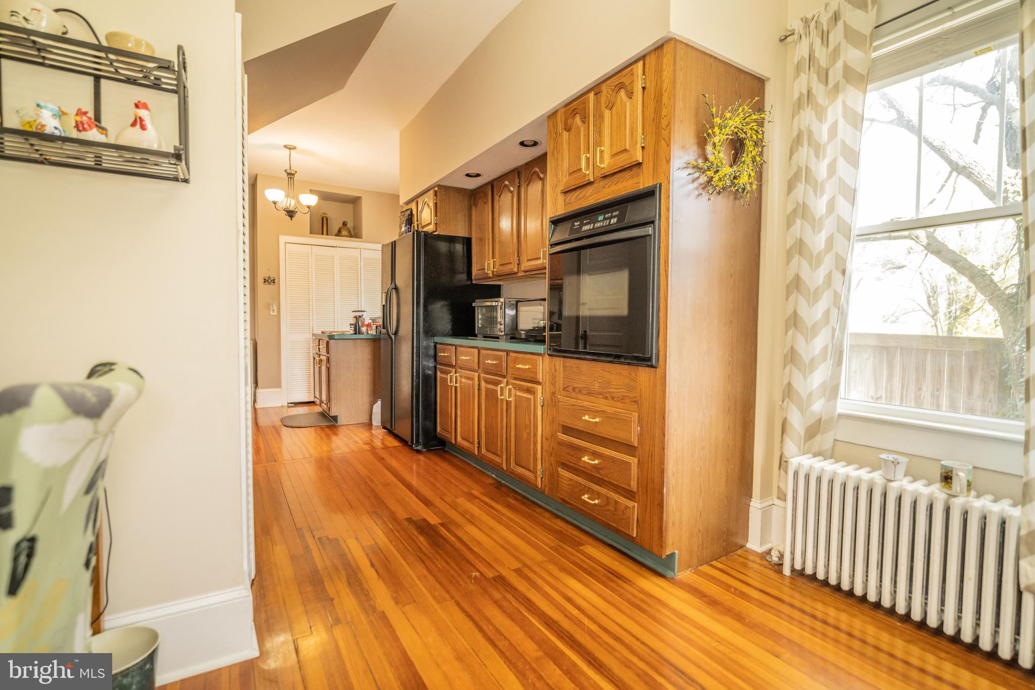 18 Greenway Ave S