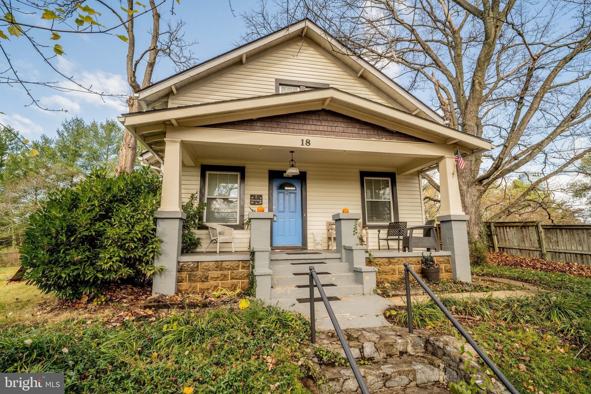 18 Greenway Ave S