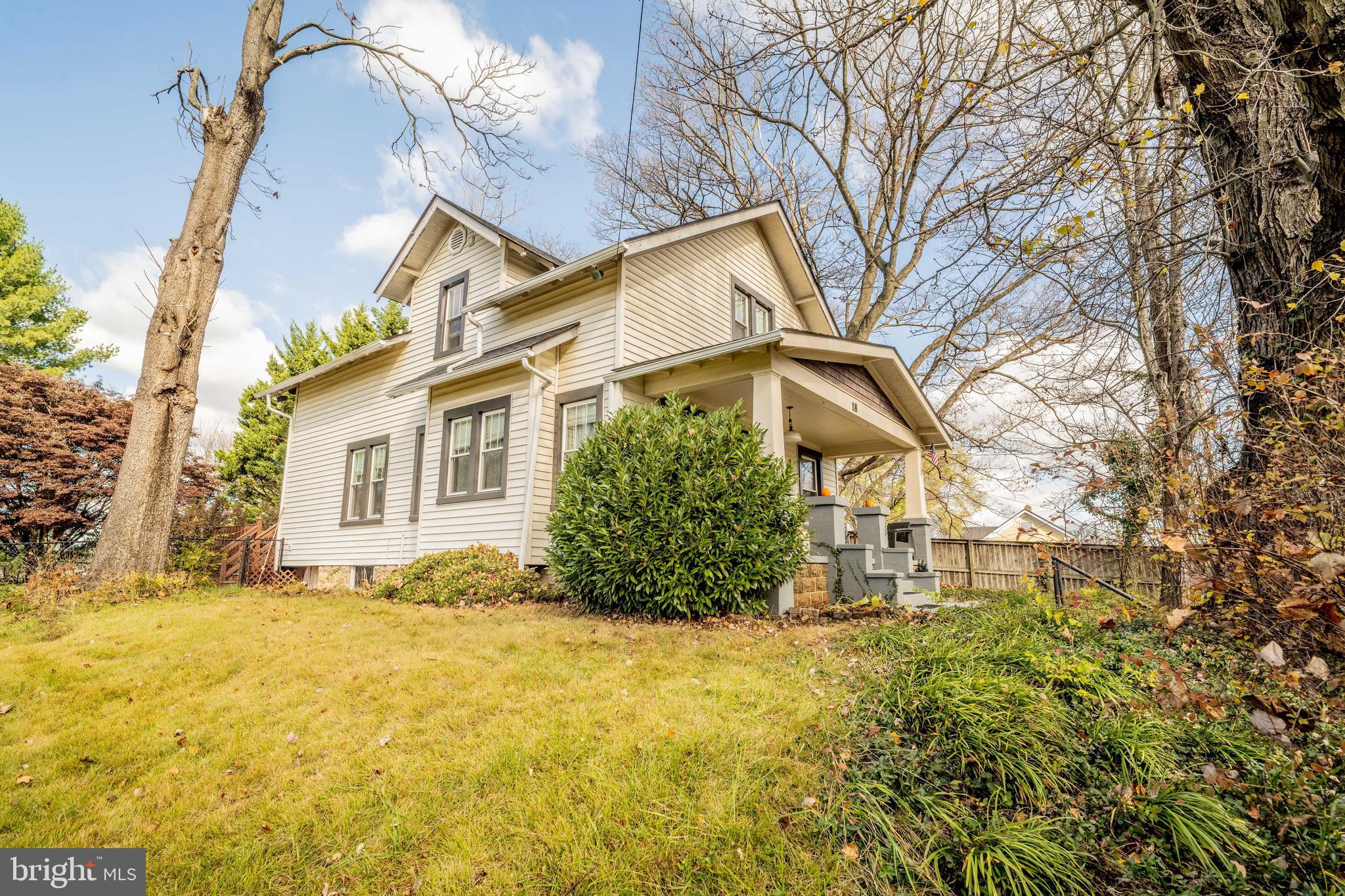 18 Greenway Ave S