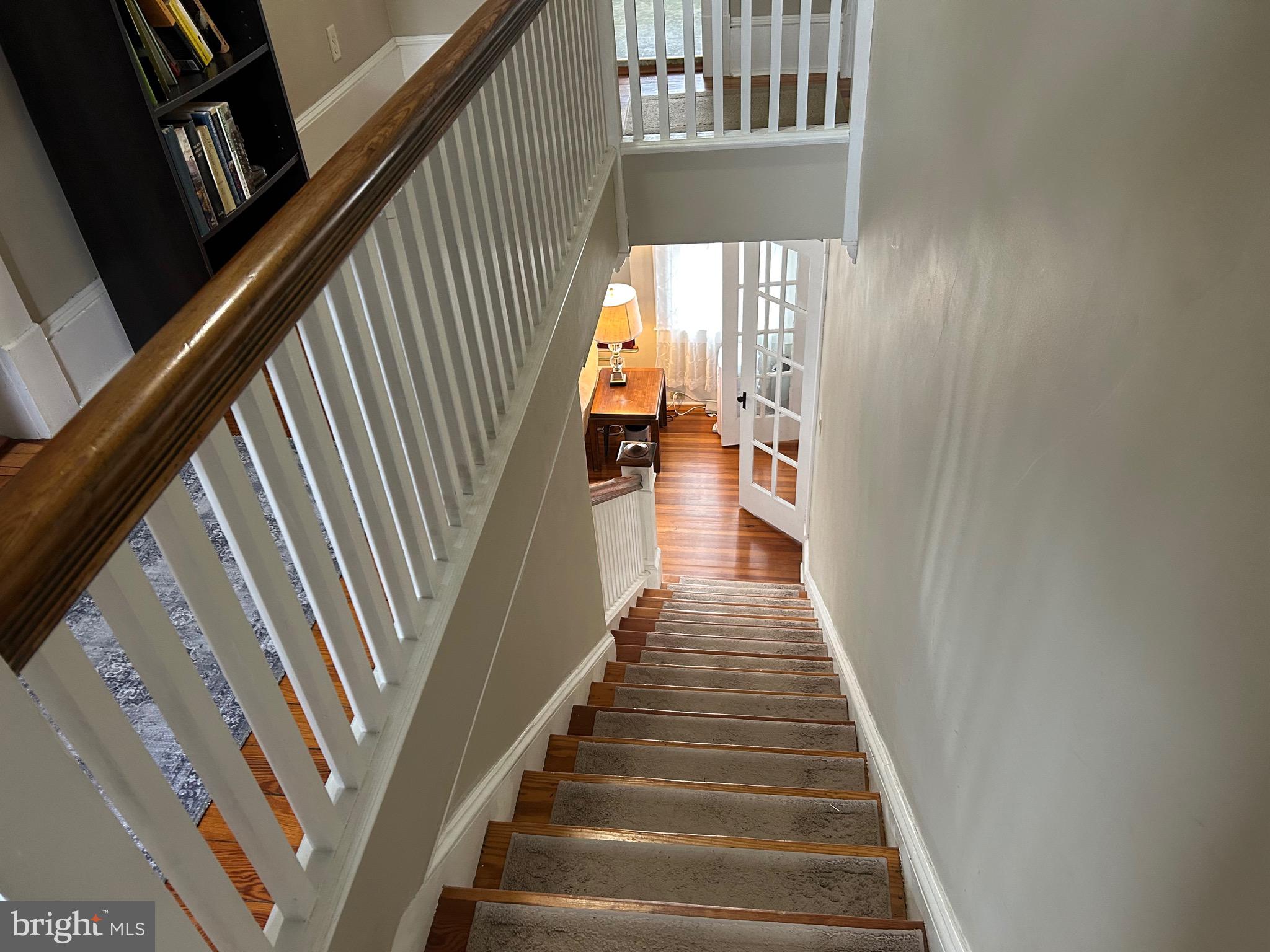 18 Greenway Ave S