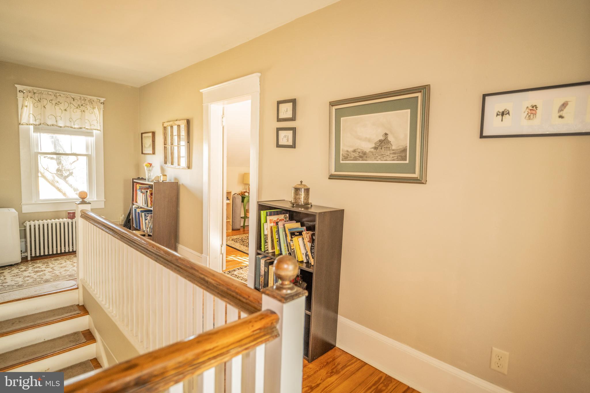 18 Greenway Ave S