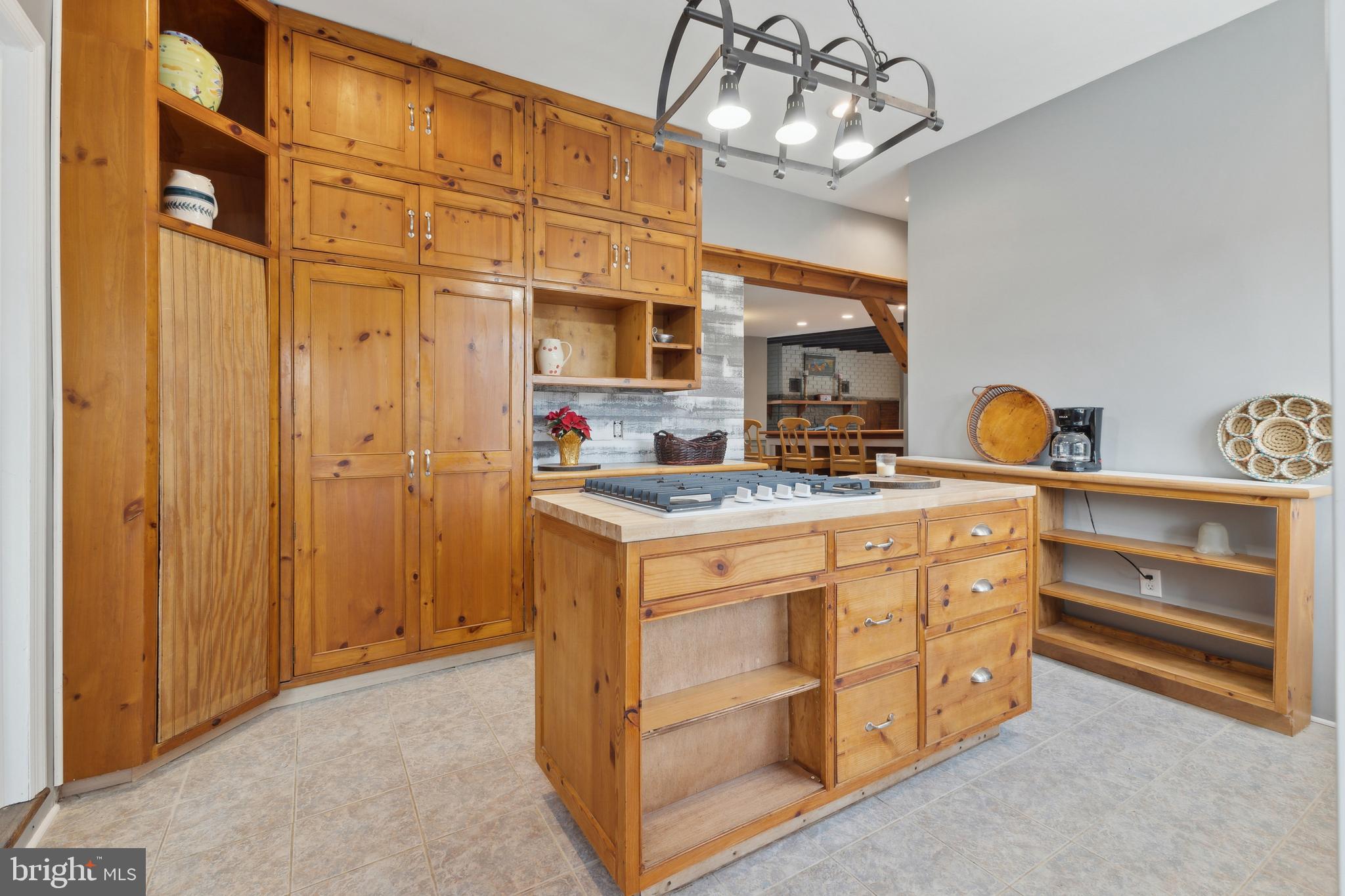 398 Timber Ln