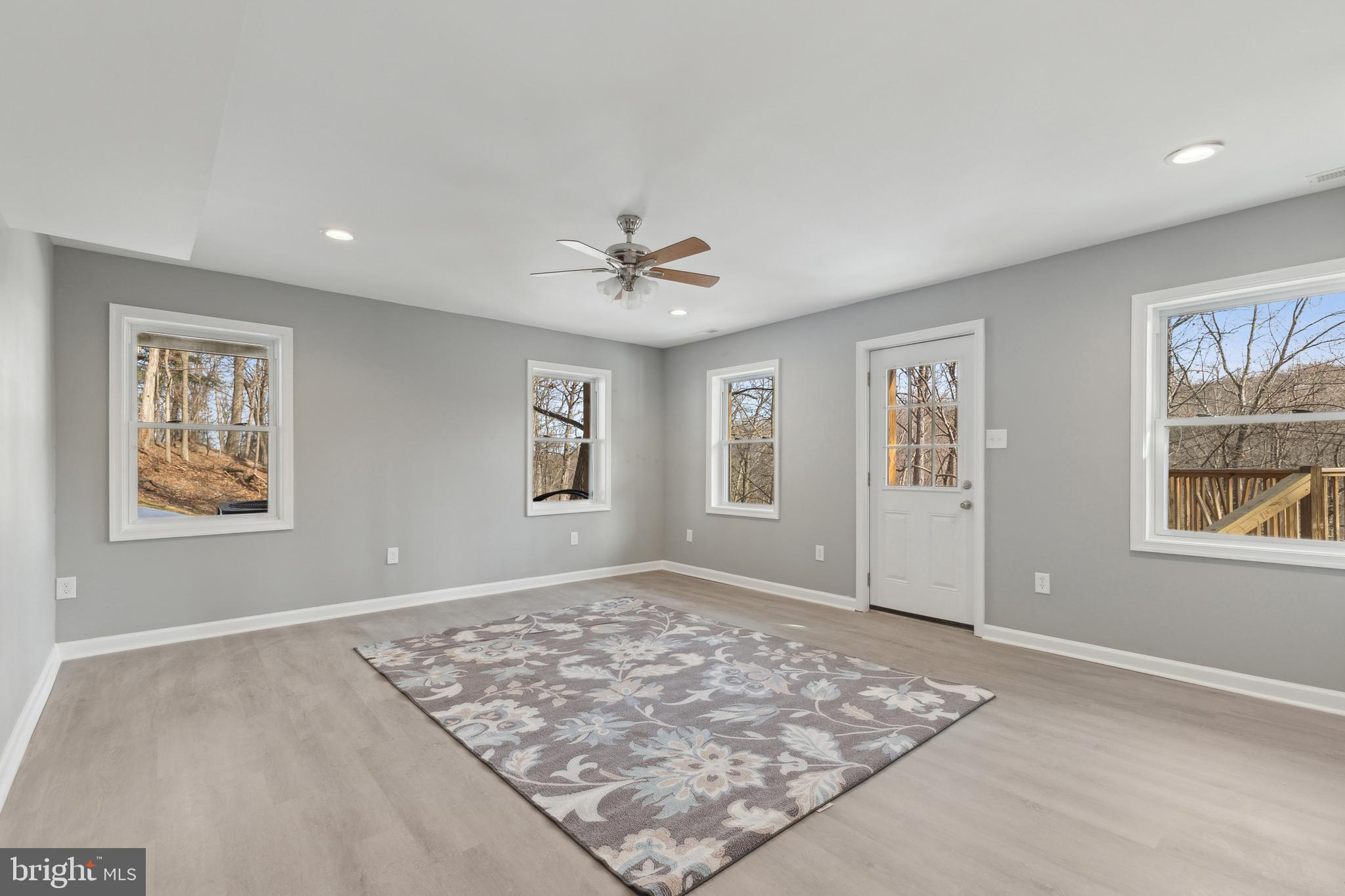 398 Timber Ln