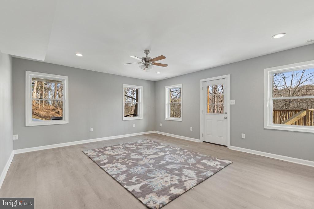 398 Timber Ln