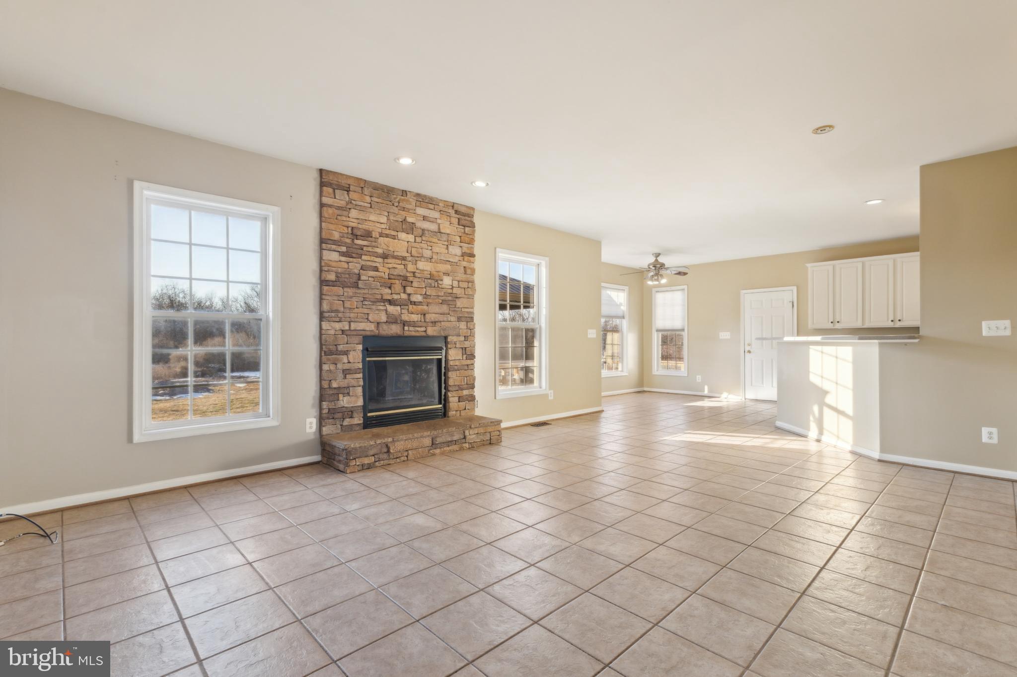 829 Castlerock Ln