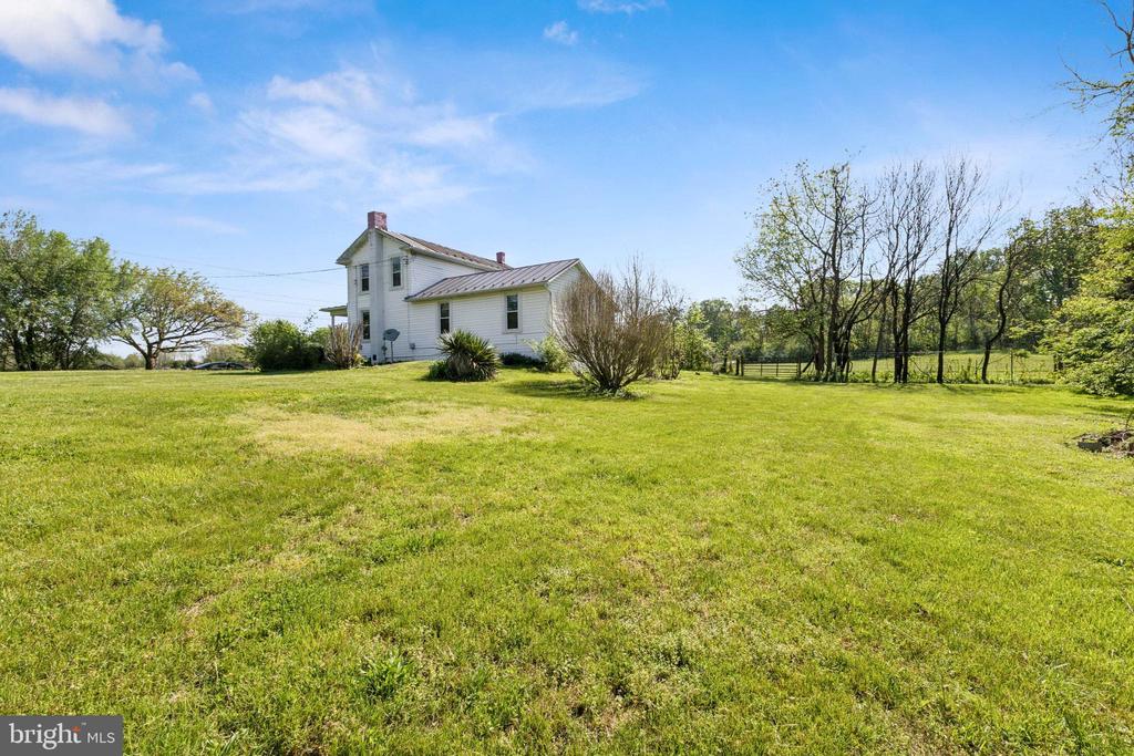1095 Senseny Rd