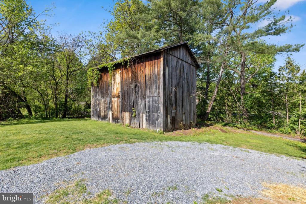 1095 Senseny Rd