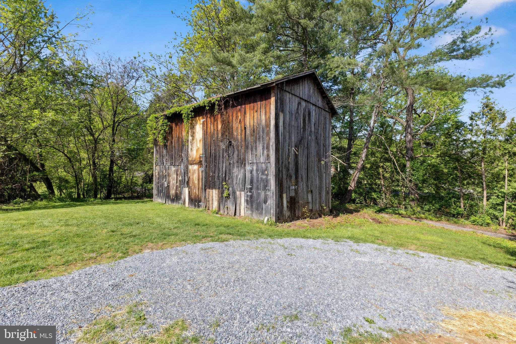 1095 Senseny Rd