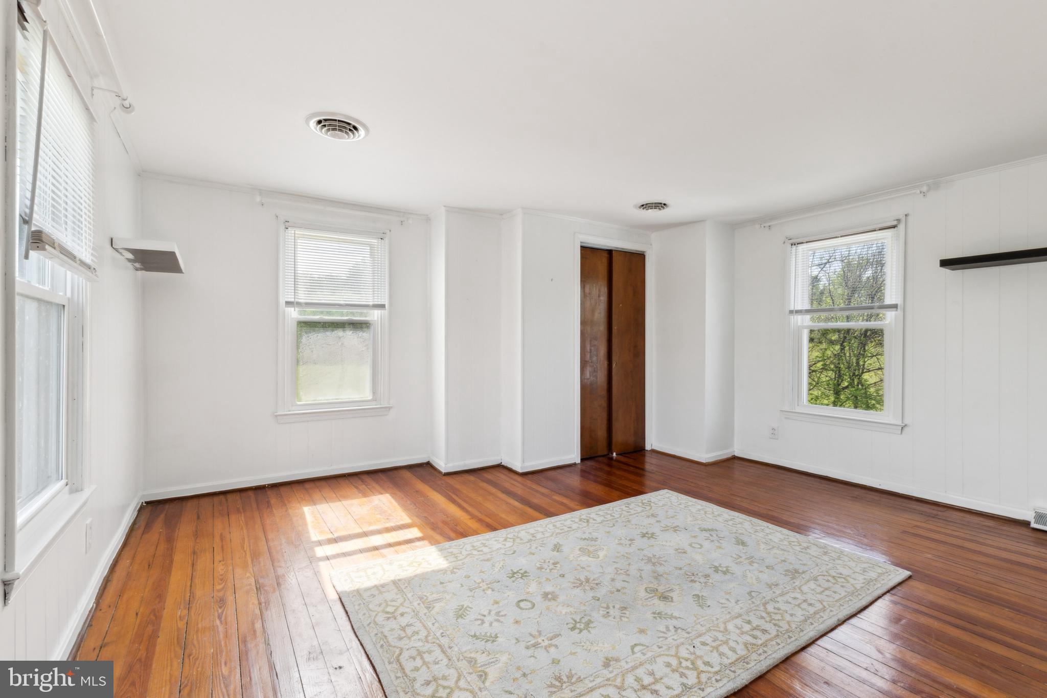 1095 Senseny Rd