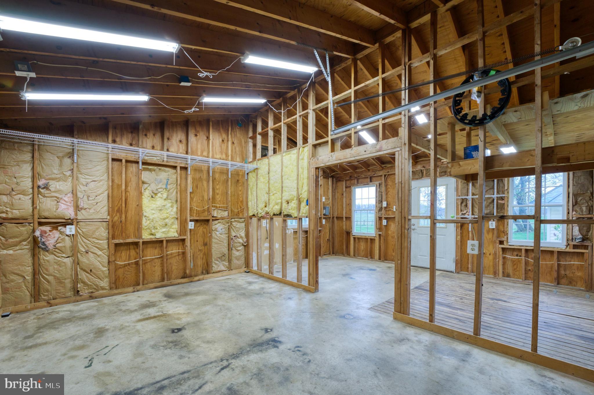 1080 Russell Rd