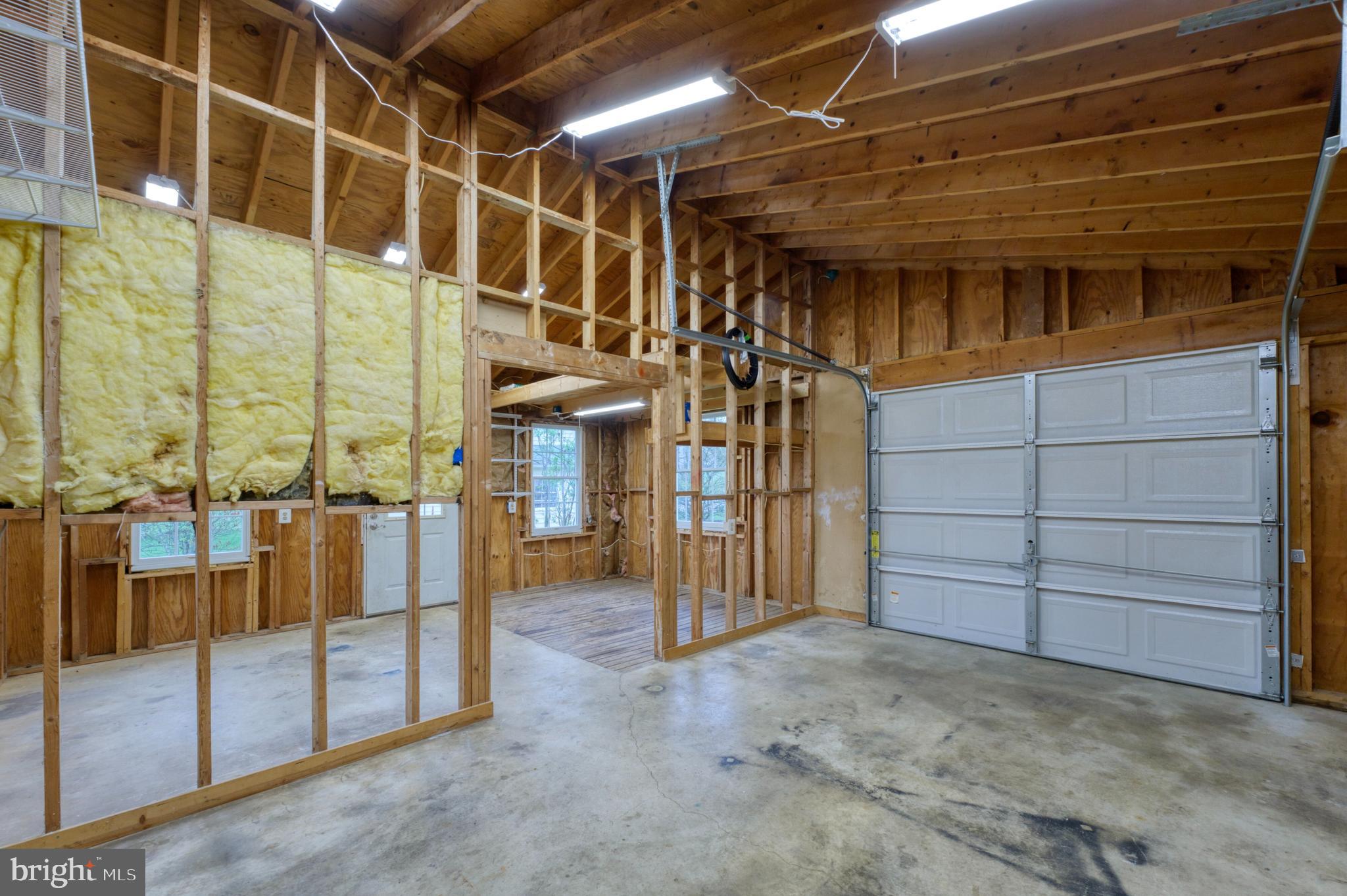 1080 Russell Rd