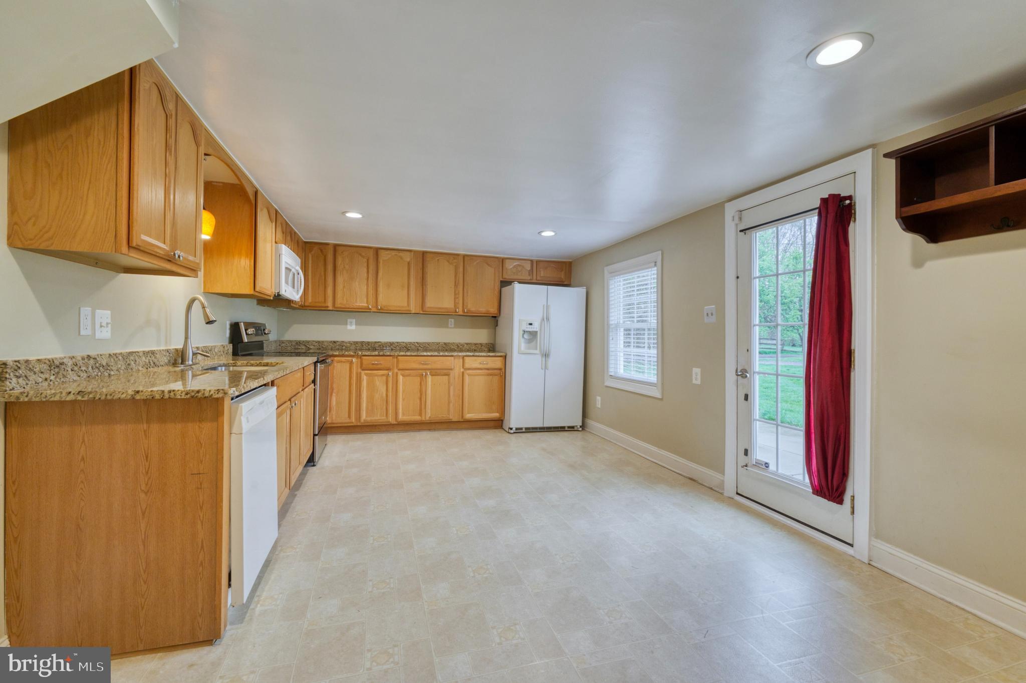 1080 Russell Rd
