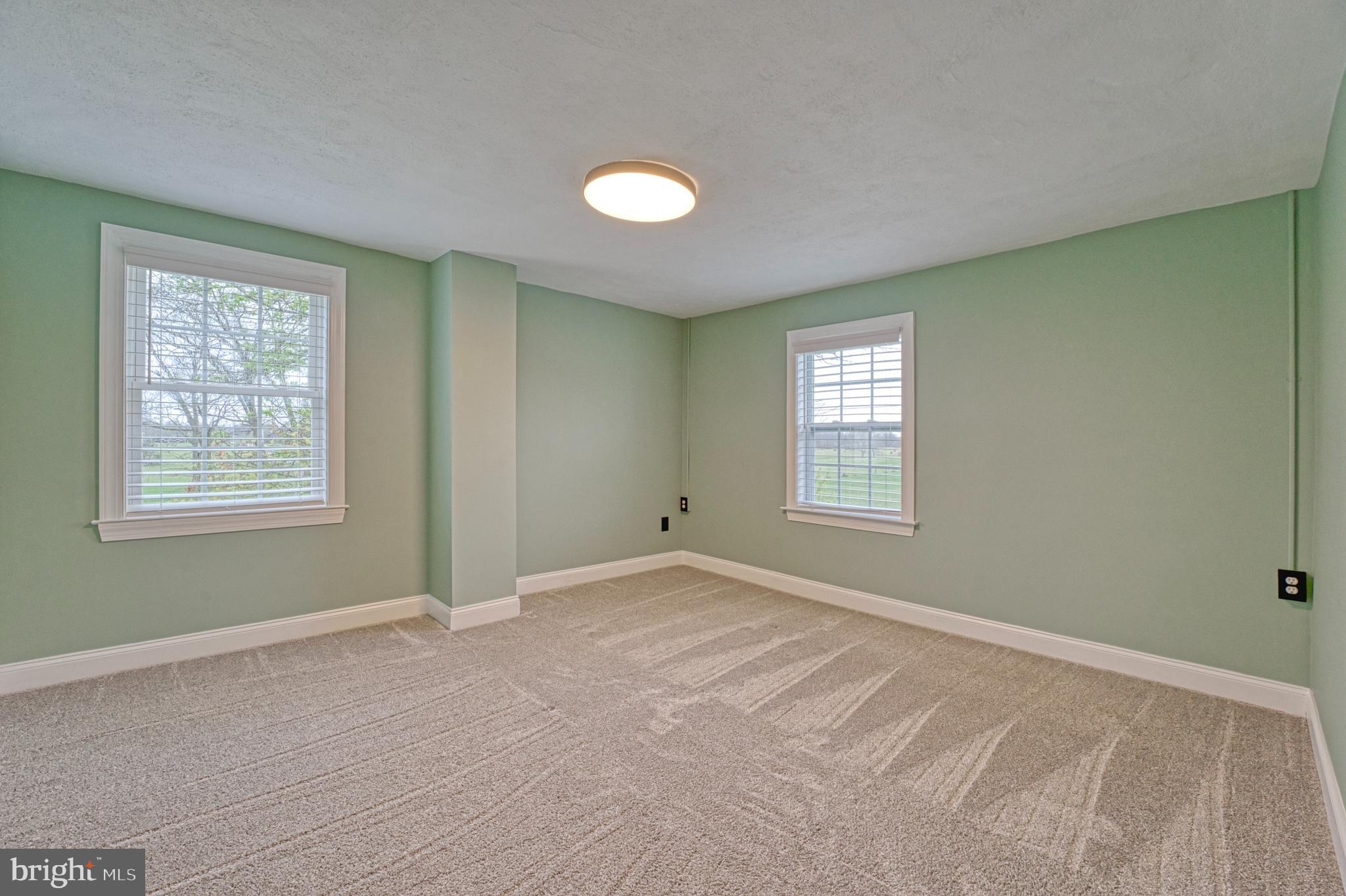 1080 Russell Rd