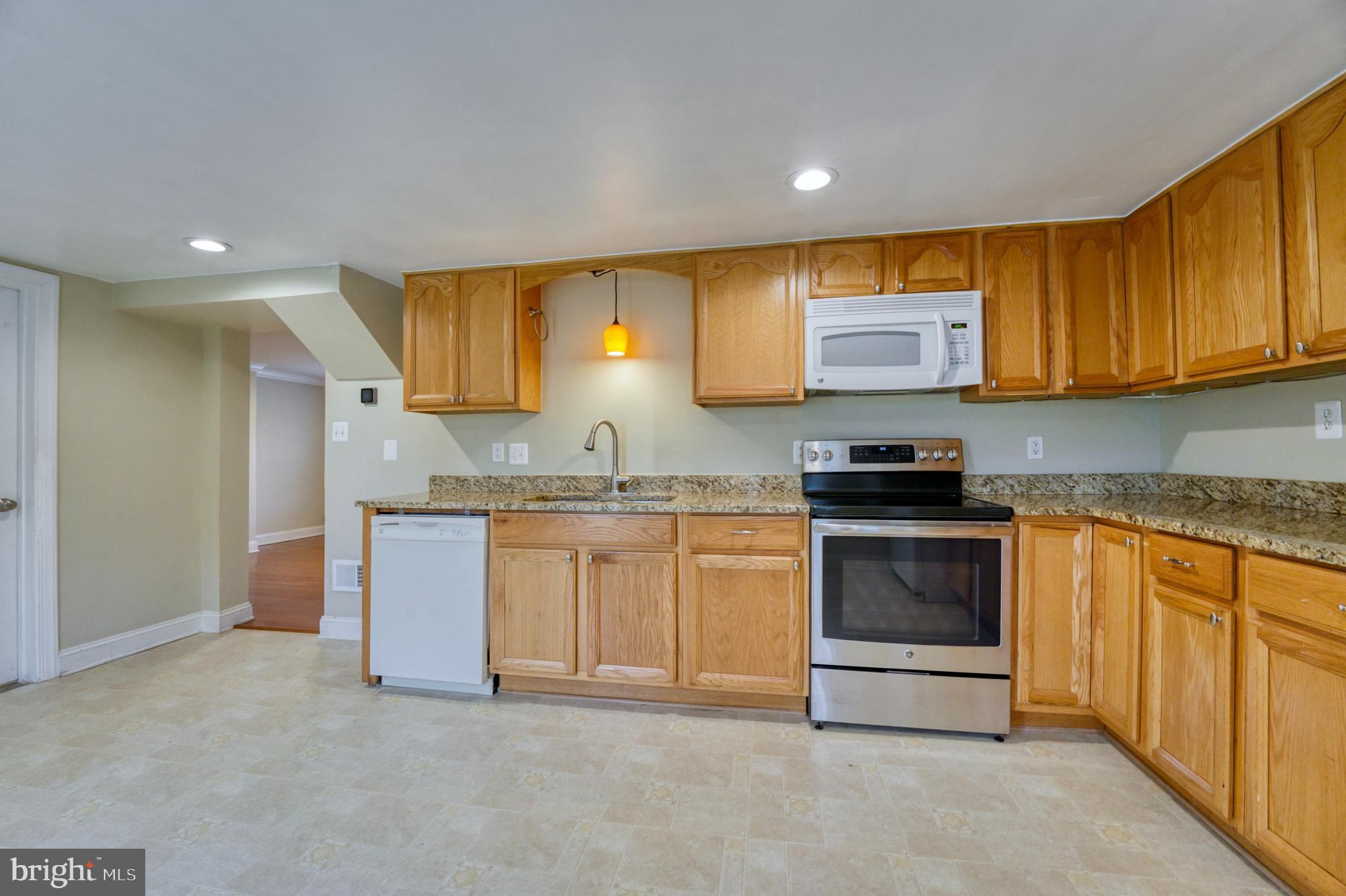 1080 Russell Rd
